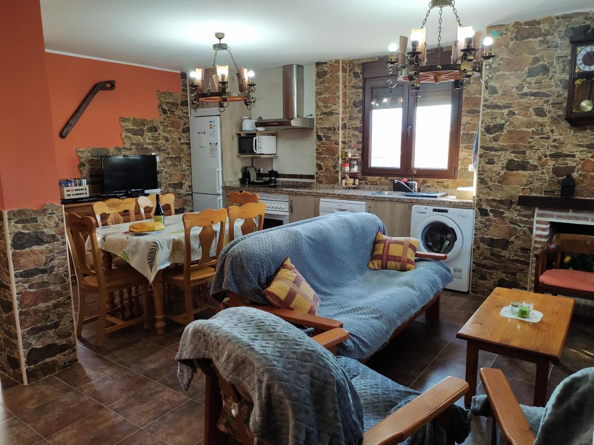 Casa Rural Mi Descanso Valdefuentes de Sangusin Екстер'єр фото